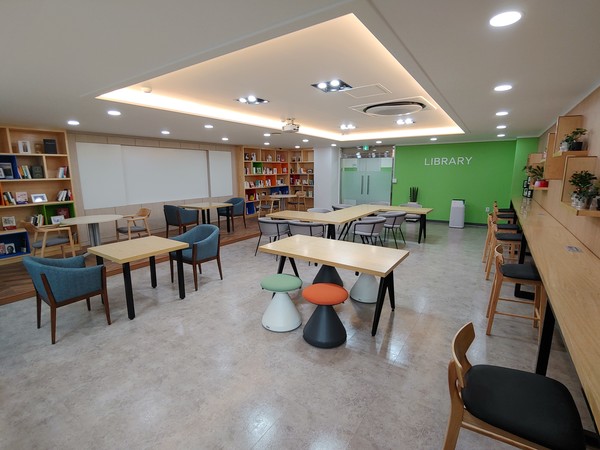 용인청년LAB(기흥) 인문학서재 전경.(사진=용인시)