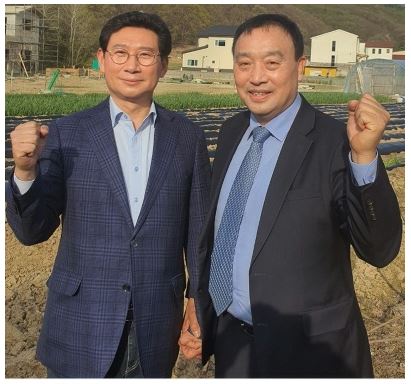 신현수 전 용인시의회 의장이 19일 이상일 용인시장 예비후보 지지를 선언했다.