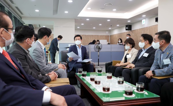 15일 교육인프라 TF단 첫 회의를 가졌다. (사진=용인시)