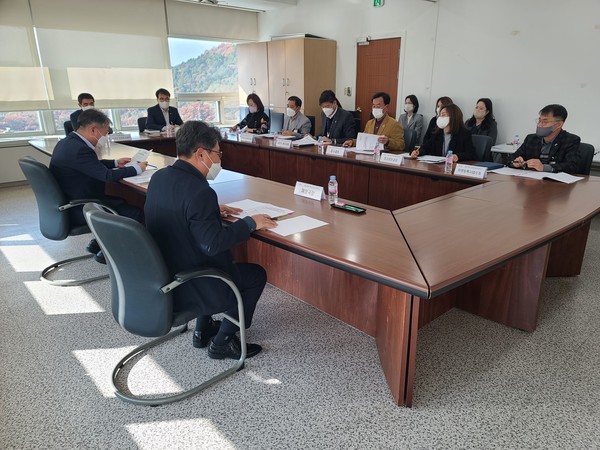 이희준 제1부시장 주재로 '2022년 하반기 체납 지방세ㆍ세외수입 징수 대책 보고회'가 진행 중이다. /사진=용인특례시