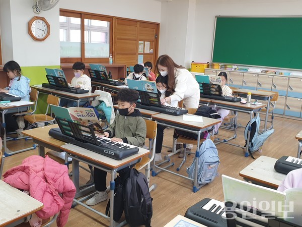 용인 백암초등학교 학생들이 방과후 교육활동인 '백암 방과후 놀이학교'가 진행중이다. /사진=백암초