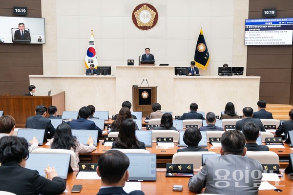 용인특례시의회가 11일 제272회 임시회 제2차 본회의를 개최했다.