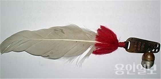  빼깃+시치미+방울