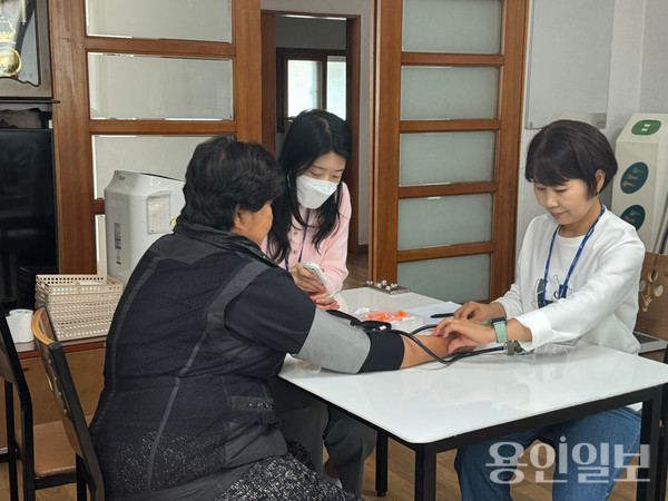 마북동이 취약계층을 대상으로 찾아가는 보건복지서비스를 운영한다. /사진=용인시