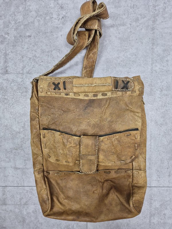 카투만두에서 구입한 야크가죽가방 ⓒ조대안