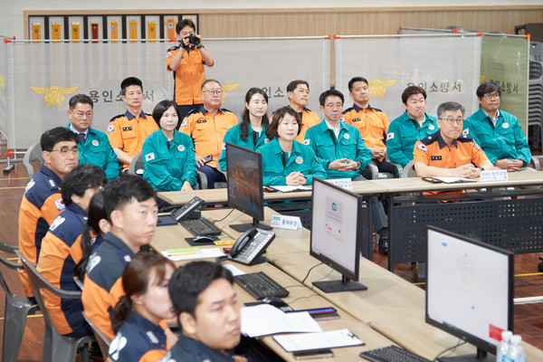 용인특례시의회 의장단이 21일  용인소방서를 방문해 2024 을지연습 상황을 살펴보고 격려했다. /사진=용인시의회