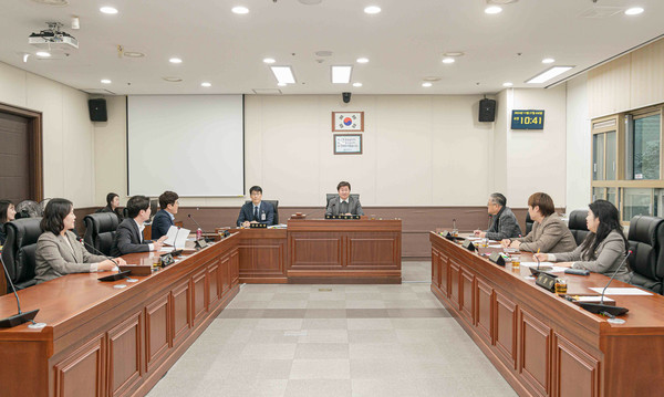 자치행정위원회는 지난 11월 27일 2024년도 행정사무감사 강평을 실시했다. /사진=용인시의회