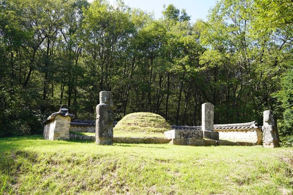 (경기도 용인시 처인구 백암면 석천리) 유형원 선생 묘 ⓒ 용인시블로그