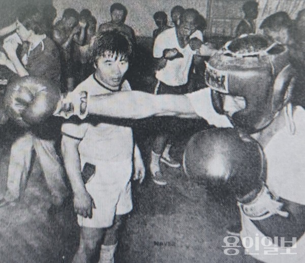 태성 체육관에서 선수들을 지도하는 故 송순천 교수