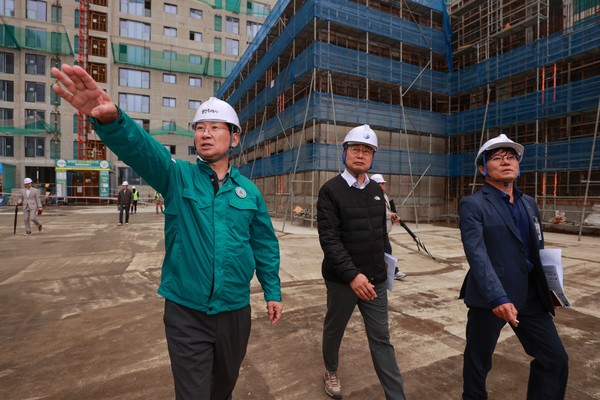  이상일 용인특례시장은 역북2지구 아파트 공사 소음 민원 현장을 찾아 소음 저감 조치 이행 여부를 점검했다.