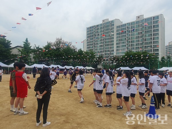 5월 23일 스포츠대축제에 참여하고 있는 나곡초 학생들. /사진=나곡초