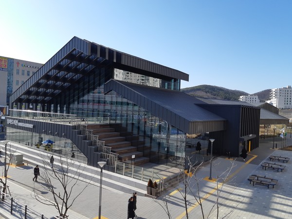 용인 남사도서관 전경