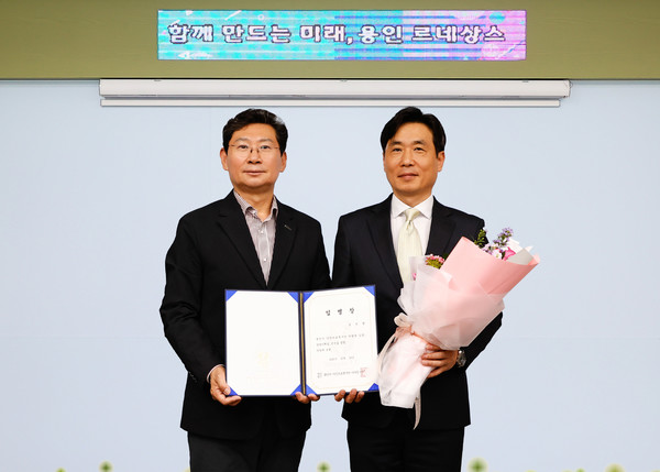 용인특례시는 시민프로축구단 김진형 초대 단장을 선임했다.