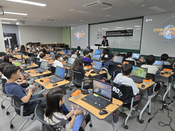 경희대 국제캠퍼스에서 진행한 ‘우주과학×AI’ 영재캠프 모습. /사진=용인교육지원청