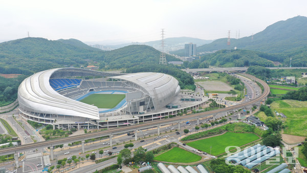 용인시 시민프로축구단 홈구장으로 사용될 용인미르스타디움 전경