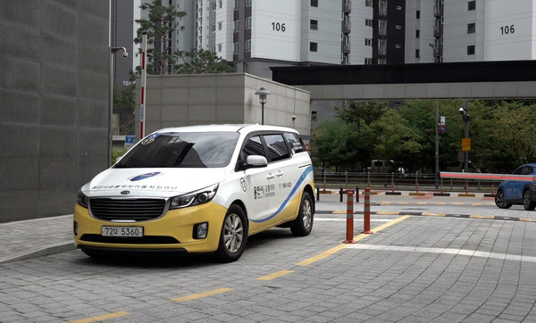 교통약자 이동편의 개선 위해 전국최초로 도입한 ‘공동주택 Non-Stop 출입서비스’가 2025년 한국지방공기업협의회 우수사례 경진대회에서 우수상에 선정됐다. /사진=용인도시공사