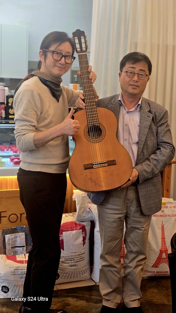 여행스케치 리더, 루카와 필자