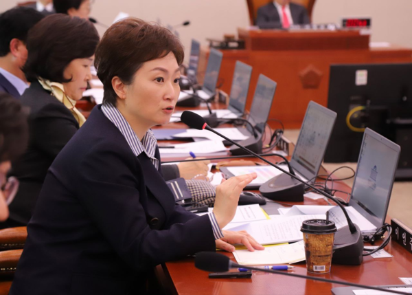 국회 이언주 최고위원이 적극적으로 증액 의견을 피력했던 용인반도체클러스터 예산이 1600억원으로 증액되어 17일 국회 산자위 심사를 통과했다.