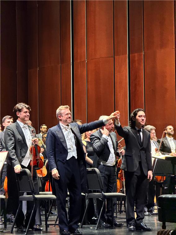 타이중 국립 가극원에서 다니엘 하딩과 임윤찬 ⓒ손다영